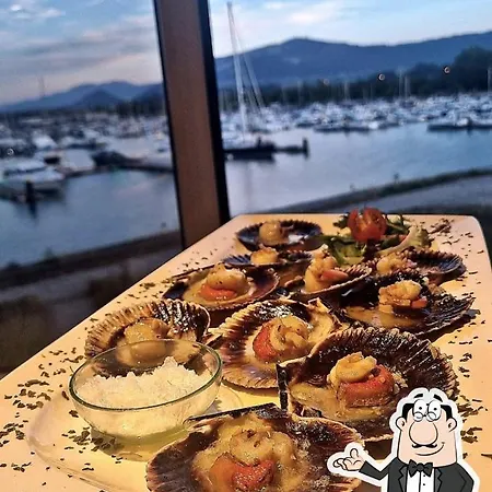 Flotante Unico C15a01 Hotel en barco *