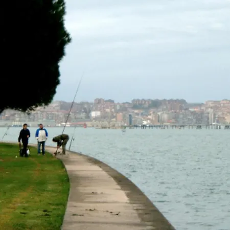 Flotante Unico C15a01 Hotel en barco Santander